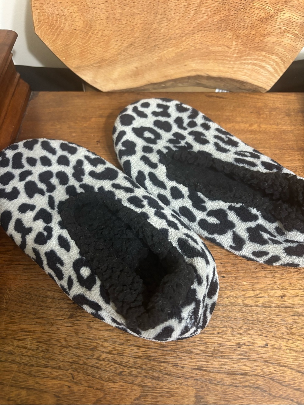 Isaac Mizrahi New York Leopard Print Fleece-Lined Slippers Sm Cozy House Shoes